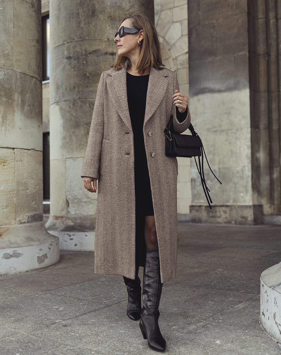 BROWN WOOL COAT image 1